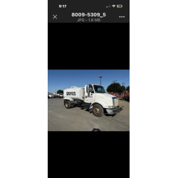 International Water truck 2000 Gal